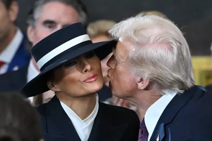 Donald Trump kisses Melania Trump Donald Tramp całuje Miełaniju Tramp Donald Tramp ciełujet Miełaniju Tramp